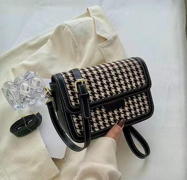 Korean Checkered - Black