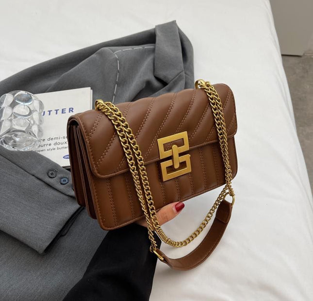 Evara - BR Quilted Flap Chain