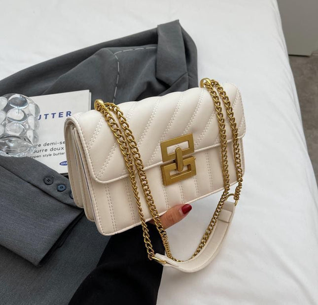 Evara - C Quilted Flap Chain